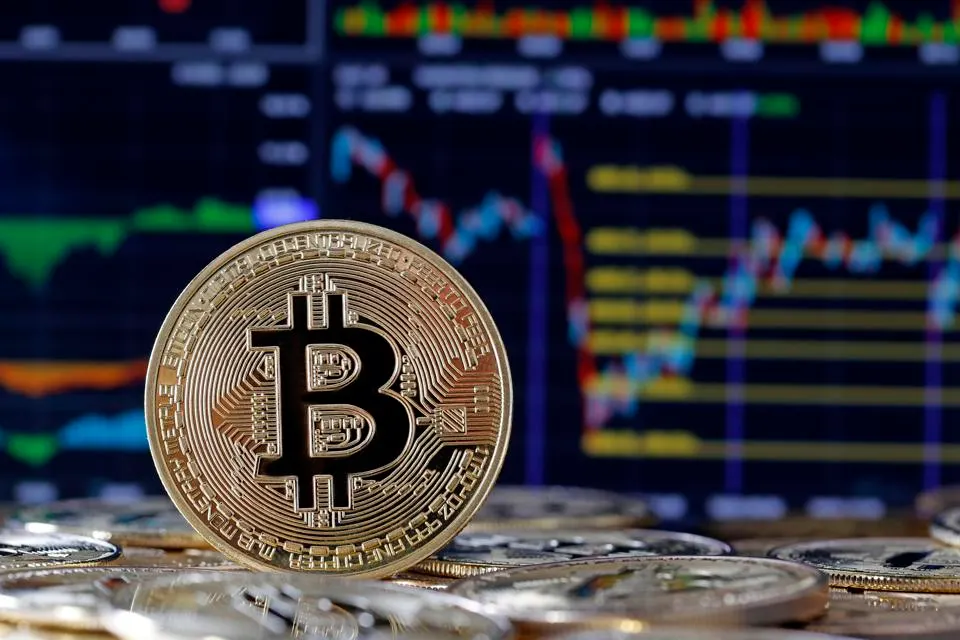 Bitcoin ( 比特币)  是什么？加密货币的历史、发展与全球影响力。 （ Bitcoin Price )
